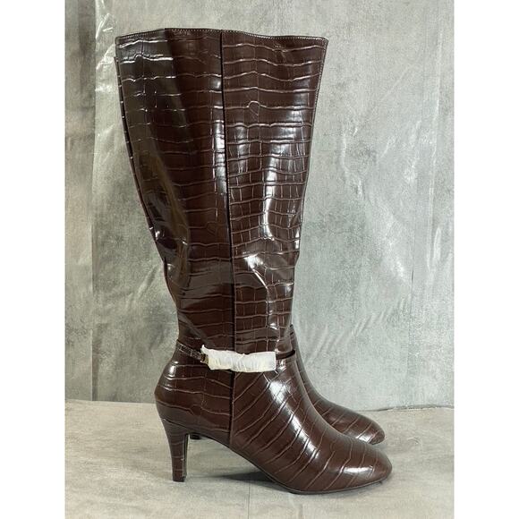 KAREN SCOTT Women's Wide Calf Brown Croc Embossed Hanna Dress Boots SZ 8WC - Picture 1 of 8